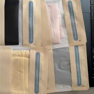 Nuage no panty line panties 4 pairs  in Black, Pink, Cream, and Gray